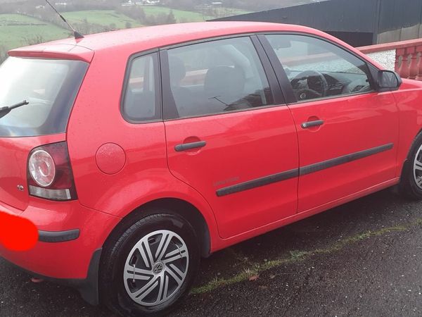 Volkswagen Polo Hatchback, Petrol, 2010, Red