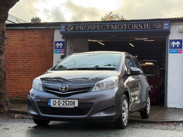 Toyota Yaris Hatchback, Petrol, 2012, Grey