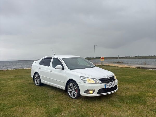 Skoda Octavia Hatchback, Diesel, 2010, White