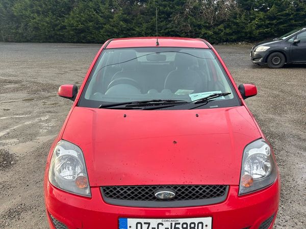 Ford Fiesta Hatchback, Petrol, 2007, Red