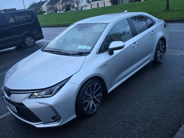 Toyota Corolla Saloon, Petrol Hybrid, 2020, Grey