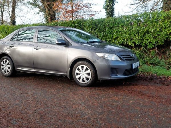 Toyota Corolla Saloon, Diesel, 2011, Grey