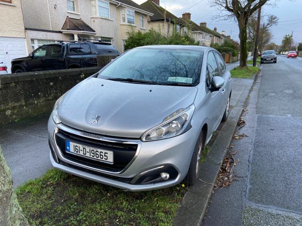 Peugeot 208 Hatchback, Petrol, 2016, Grey