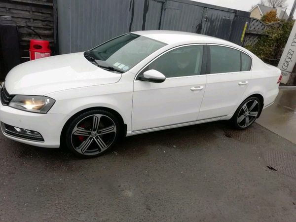Volkswagen Passat Saloon, Diesel, 2014, White