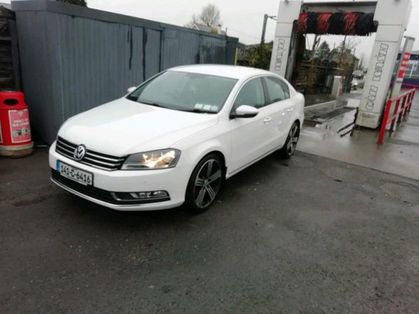 Volkswagen Passat Saloon, Diesel, 2014, White