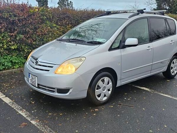 Toyota Corolla Estate, Petrol, 2004, Silver