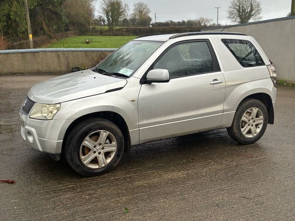 Suzuki Grand Vitara SUV, Petrol, 2008, Silver