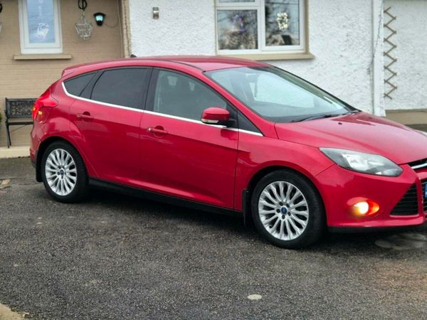 Ford Focus Hatchback, Diesel, 2012, Red