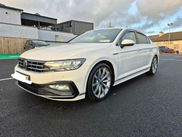 Volkswagen Passat Saloon, Diesel, 2020, White