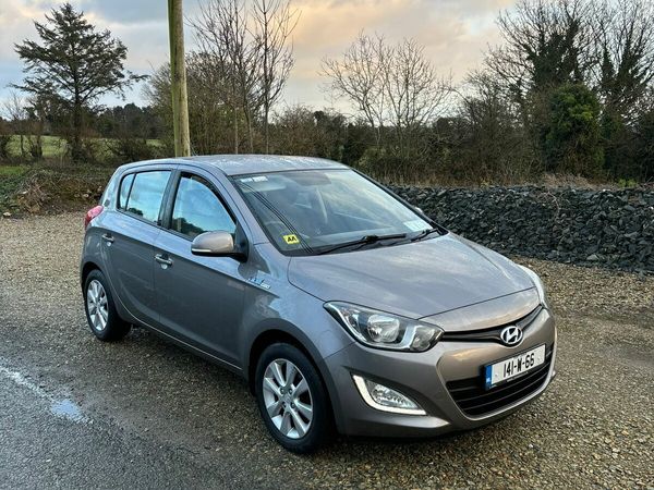 Hyundai i20 Hatchback, Petrol, 2014, Grey