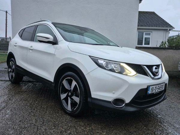 Nissan Qashqai Hatchback, Petrol, 2015, White