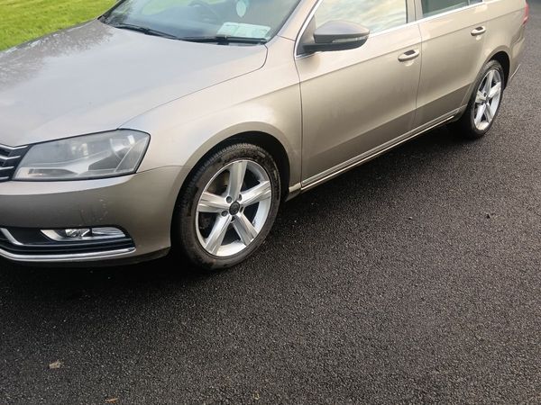 Volkswagen Passat Saloon, Diesel, 2012, Brown