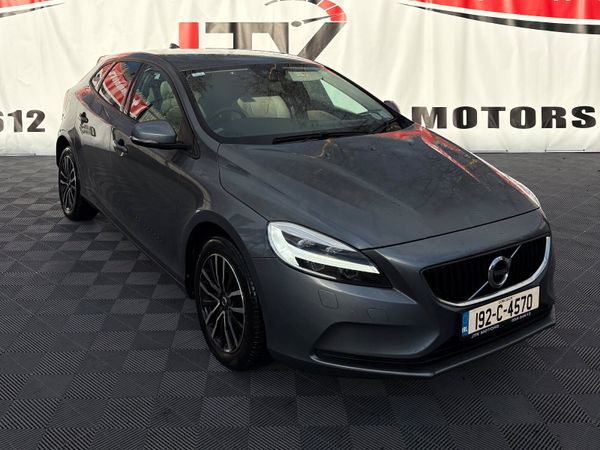 Volvo V40 Estate, Petrol, 2019, Grey