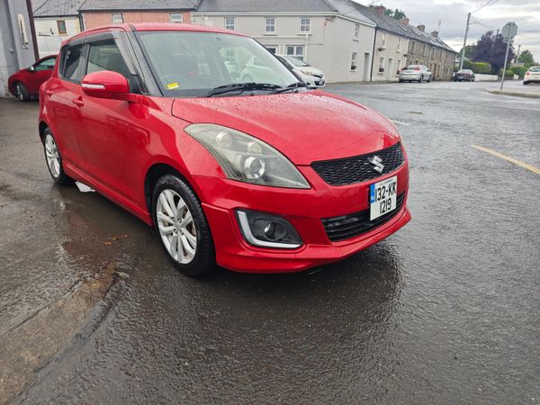 Suzuki Swift Hatchback, Petrol, 2013, Red