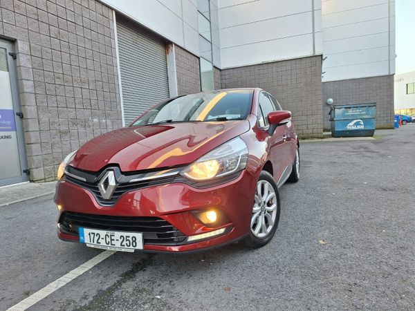 Renault Clio Hatchback, Petrol, 2017, Red