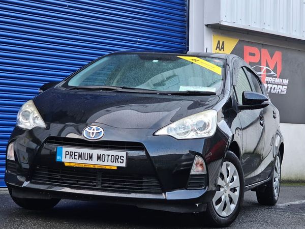 Toyota Aqua Hatchback, Petrol Hybrid, 2014, Black