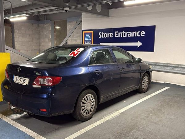Toyota Corolla Saloon, Diesel, 2011, Blue