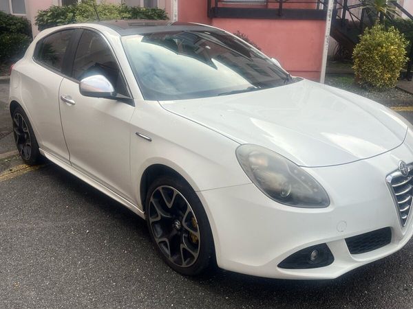 Alfa Romeo Giulietta Hatchback, Diesel, 2011, White