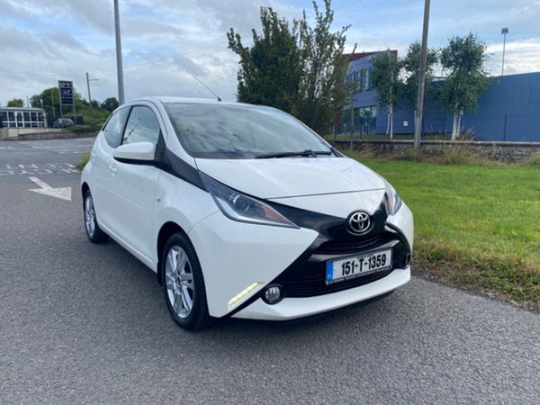 Toyota Aygo Hatchback, Petrol, 2015, White