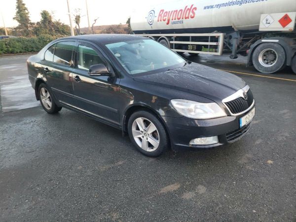Skoda Octavia Saloon, Diesel, 2012, Black