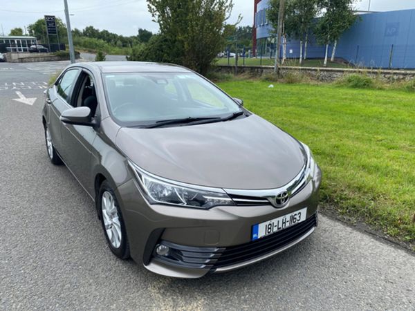 Toyota Corolla Saloon, Diesel, 2018, Grey