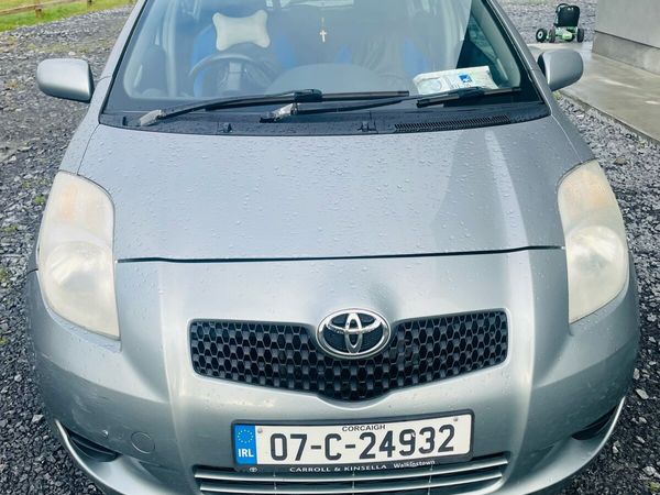 Toyota Yaris Hatchback, Petrol, 2007, Silver