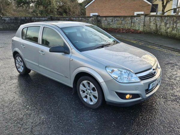 Opel Astra Hatchback, Diesel, 2009, Yellow