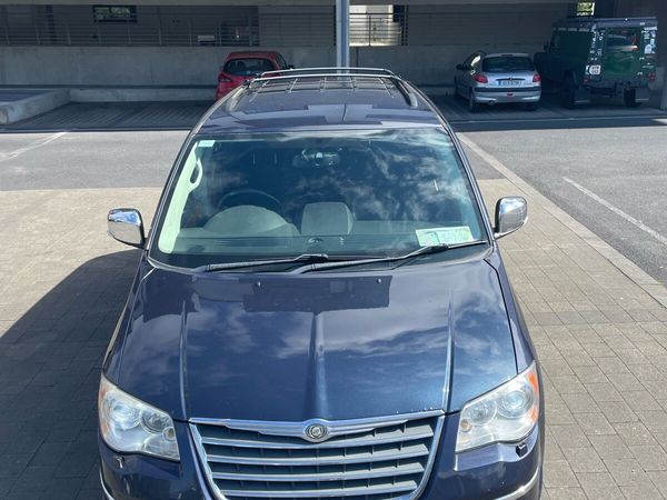 Chrysler Voyager MPV, Diesel, 2010, Blue