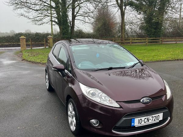 Ford Fiesta Hatchback, Diesel, 2010, Red
