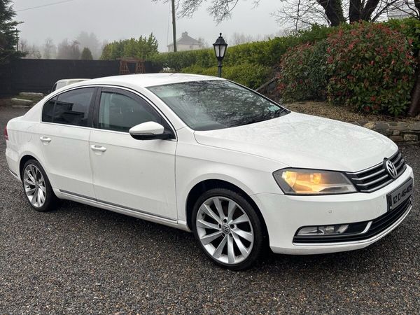 Volkswagen Passat Saloon, Diesel, 2012, White