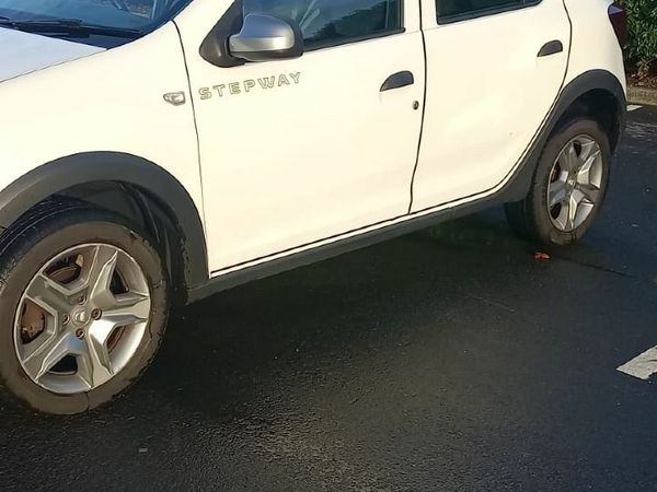Dacia Sandero Stepway Hatchback, Diesel, 2017, White