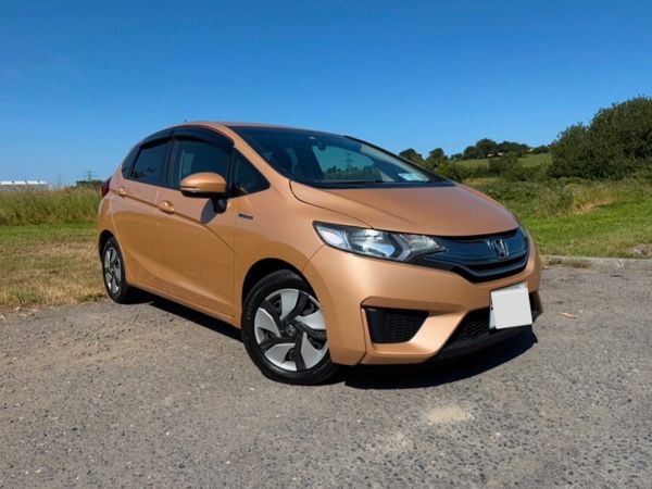 Honda Fit Hatchback, Petrol Hybrid, 2014, Gold