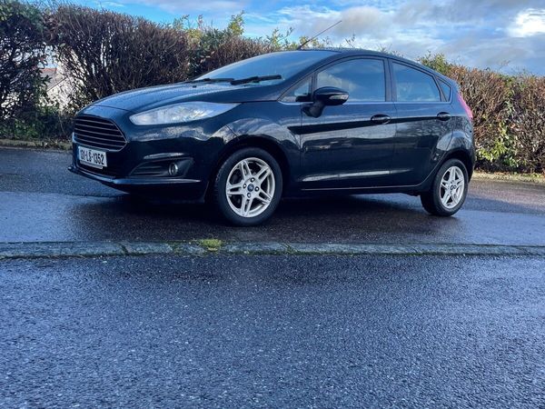 Ford Fiesta Hatchback, Petrol, 2013, Black