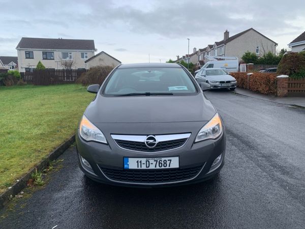 Opel Astra Hatchback, Diesel, 2011, Grey