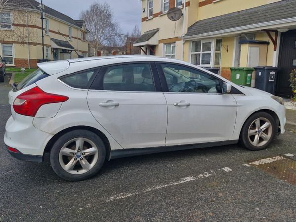 Ford Focus Hatchback, Diesel, 2014, White