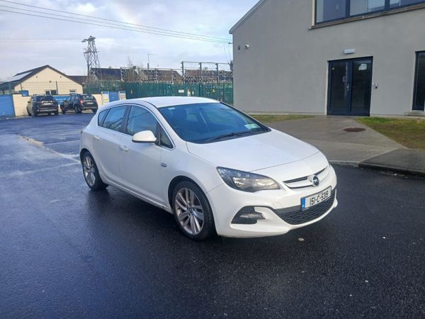 Opel Astra Hatchback, Diesel, 2015, White