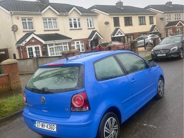 Volkswagen Polo Hatchback, Petrol, 2007, Blue