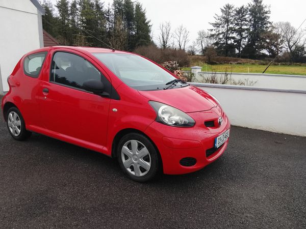 Toyota Aygo Hatchback, Petrol, 2009, Red