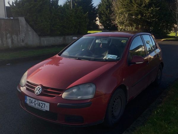 Volkswagen Golf Hatchback, Petrol, 2004, Red