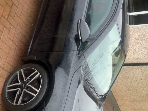 Volkswagen Golf Hatchback, Diesel, 2014, Black