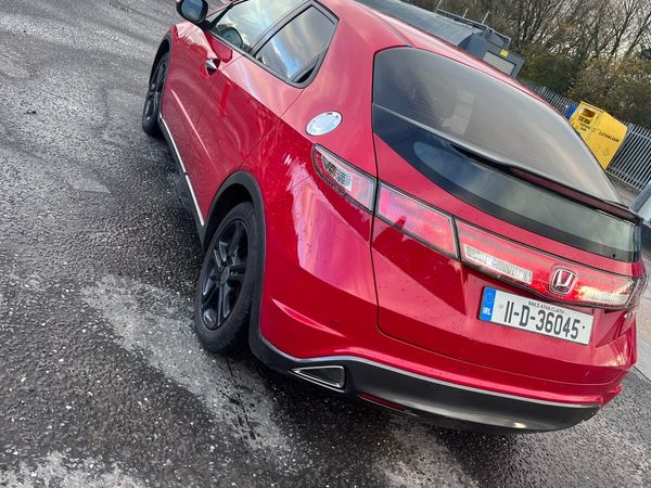 Honda Civic Hatchback, Petrol, 2011, Red