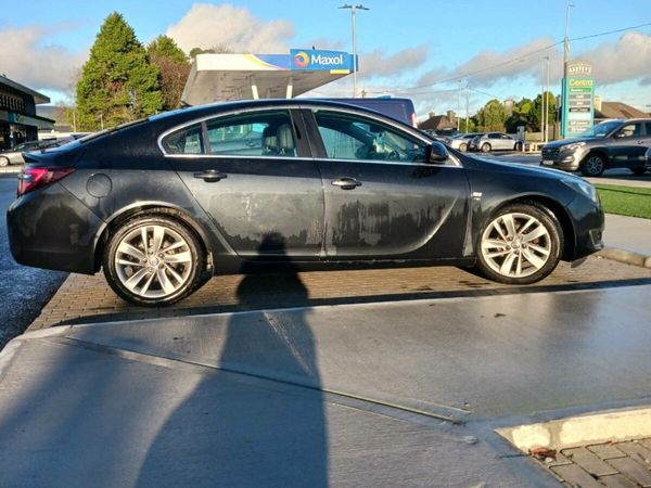 Vauxhall Insignia Hatchback, Diesel, 2014, Black