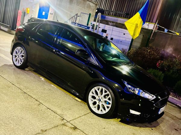 Ford Focus Hatchback, Petrol, 2015, Black