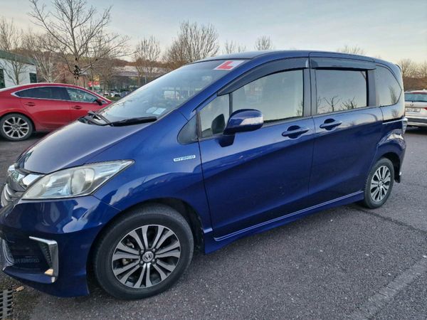 Honda Freed MPV, Petrol Hybrid, 2015, Blue