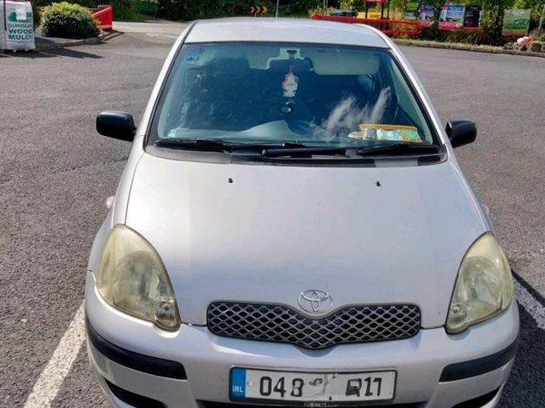 Toyota Yaris Hatchback, Petrol, 2004, Silver
