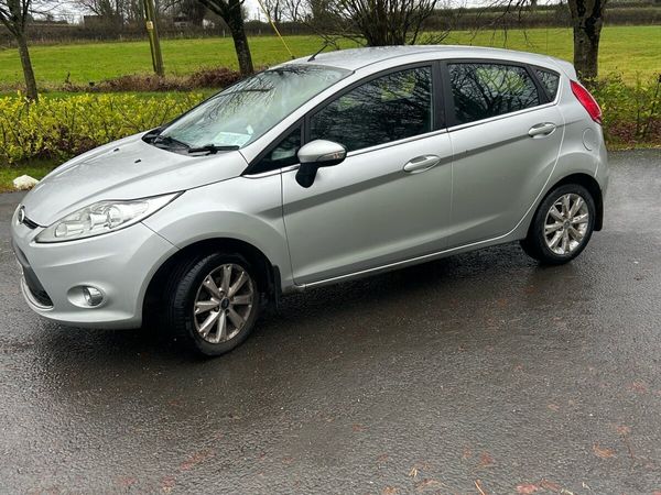 Ford Fiesta Hatchback, Diesel, 2010, Silver