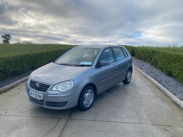 Volkswagen Polo Hatchback, Petrol, 2007, Silver