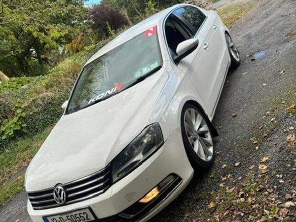 Volkswagen Passat Saloon, Diesel, 2012, White