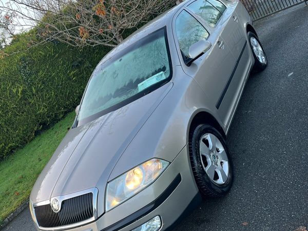Volkswagen Golf Hatchback, Diesel, 2008, White