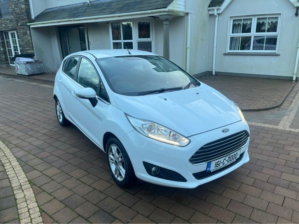 Ford Fiesta Hatchback, Petrol, 2016, White